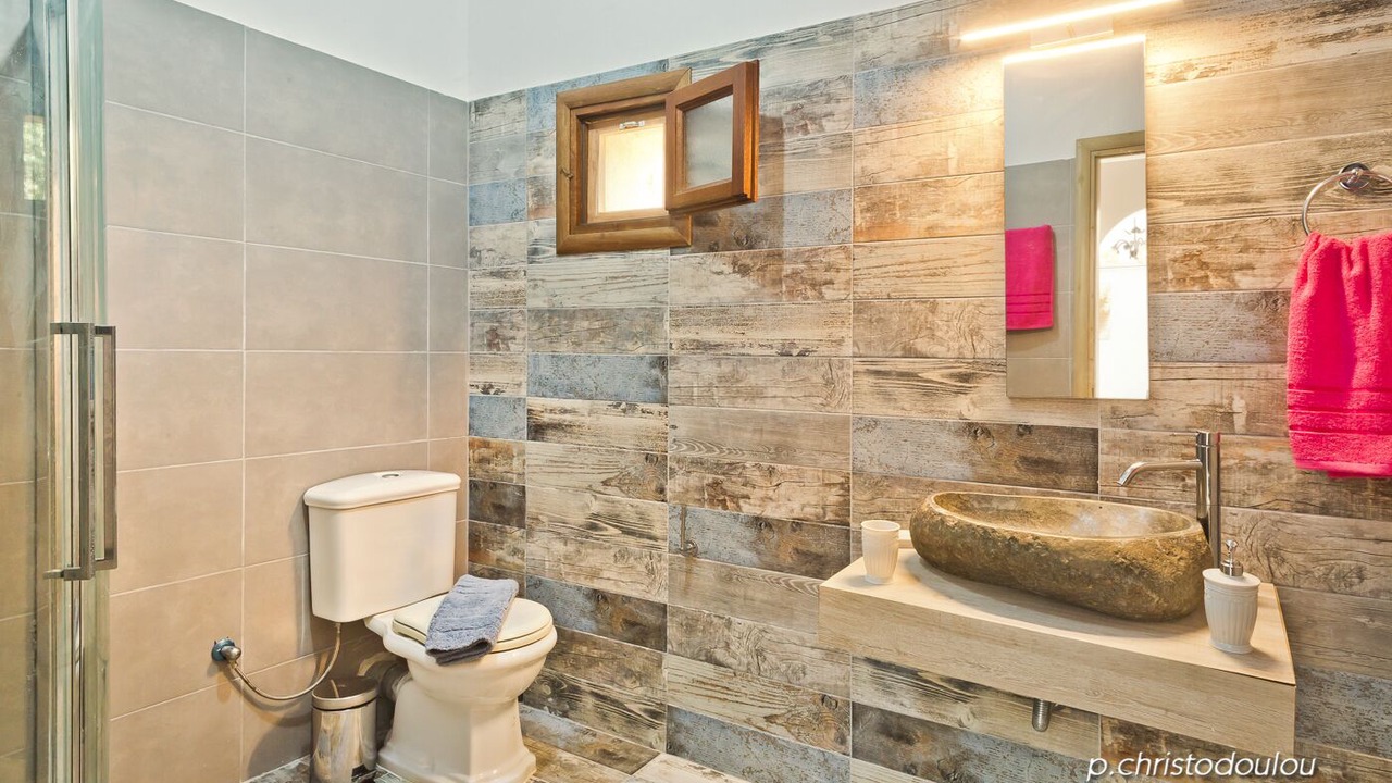 Photo of Bathroom in Lefkos