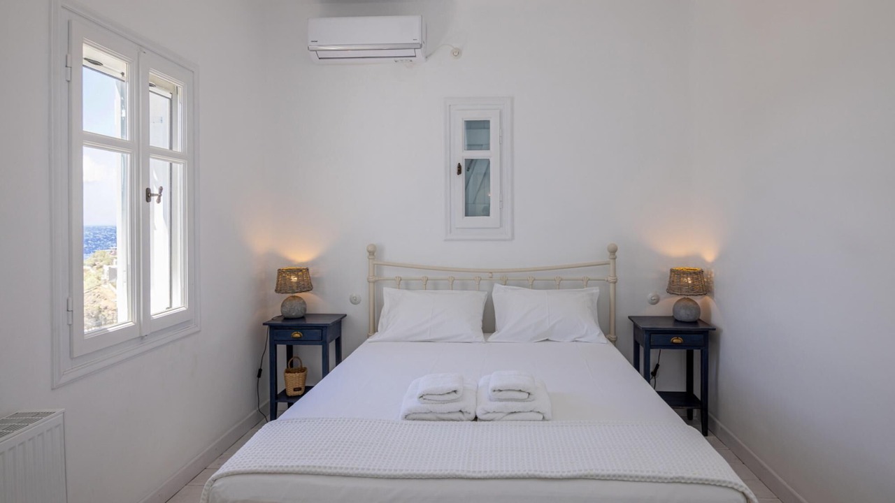 Photo of Bedroom in Exomvourgo