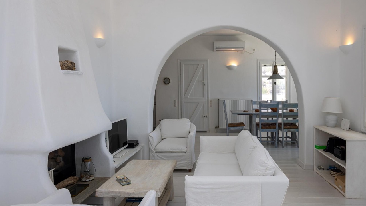 Photo of Livingroom in Exomvourgo
