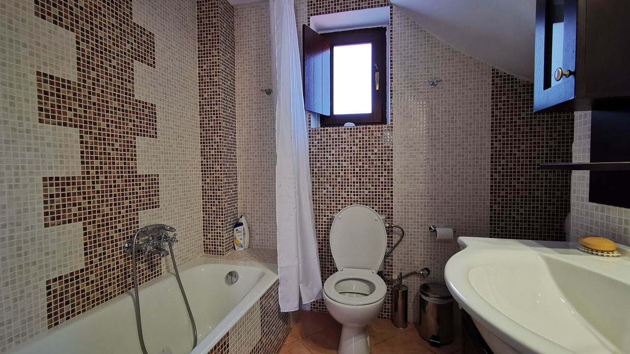 Photo of Bathroom in Omales