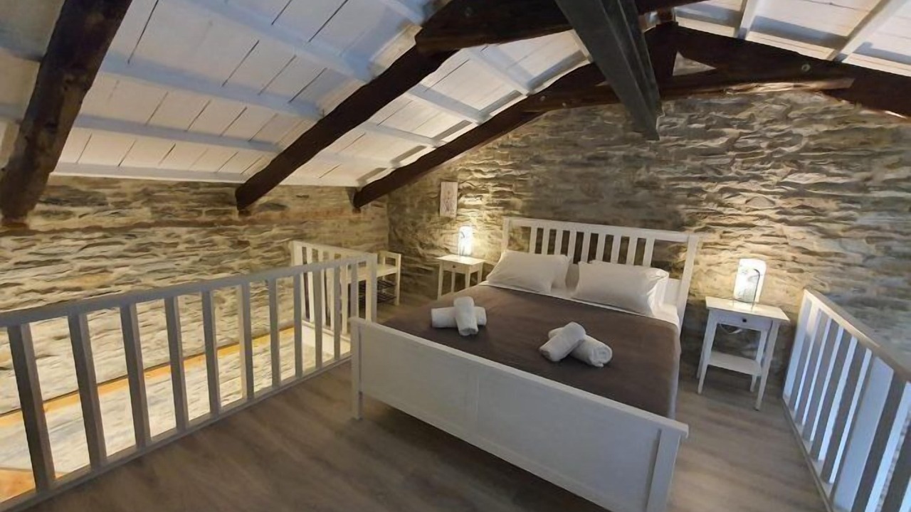 Photo of Bedroom in Paleopolis