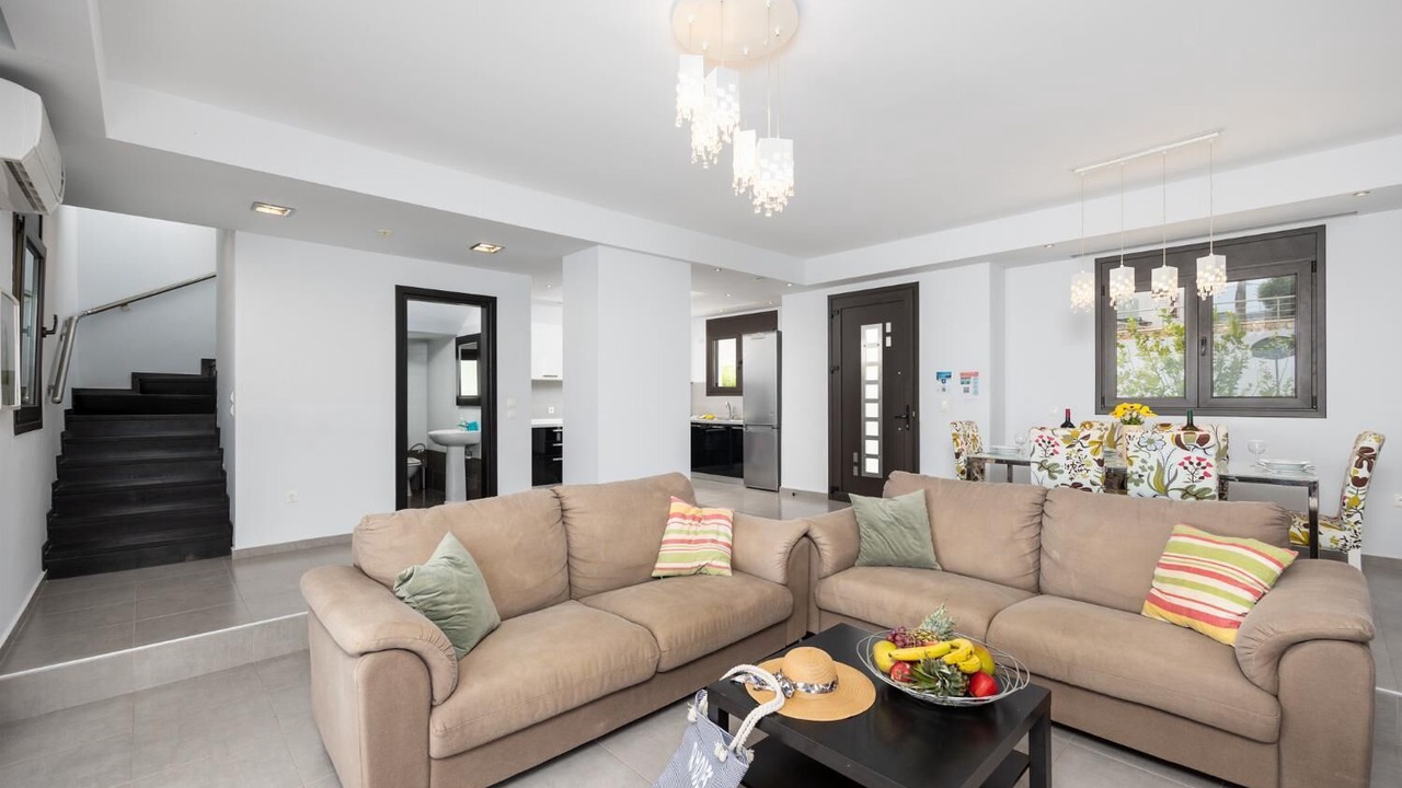 Photo of Livingroom in Lahania