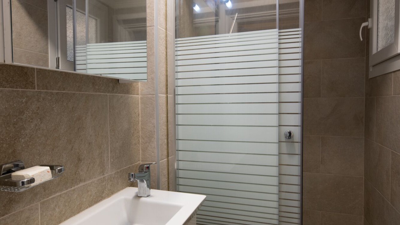 Photo of Bathroom in Petaleia