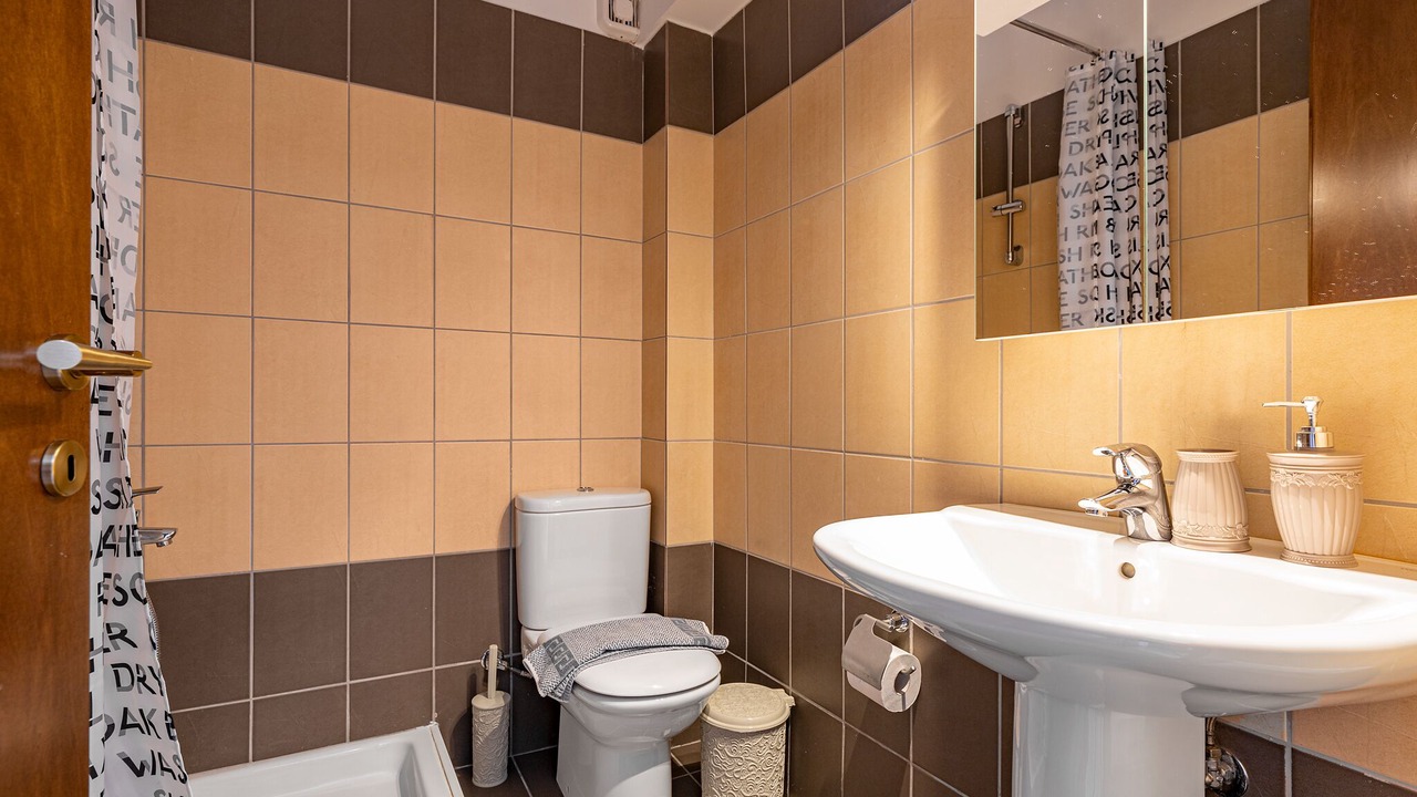 Photo of Bathroom in Katochori