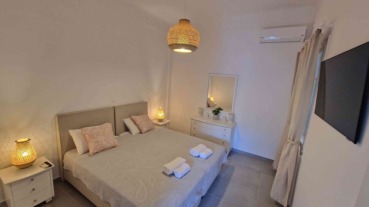 Photo of Bedroom in Paleopolis