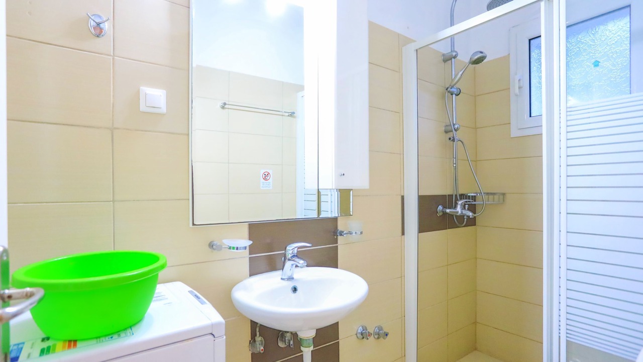 Photo of Bathroom in Petaleia