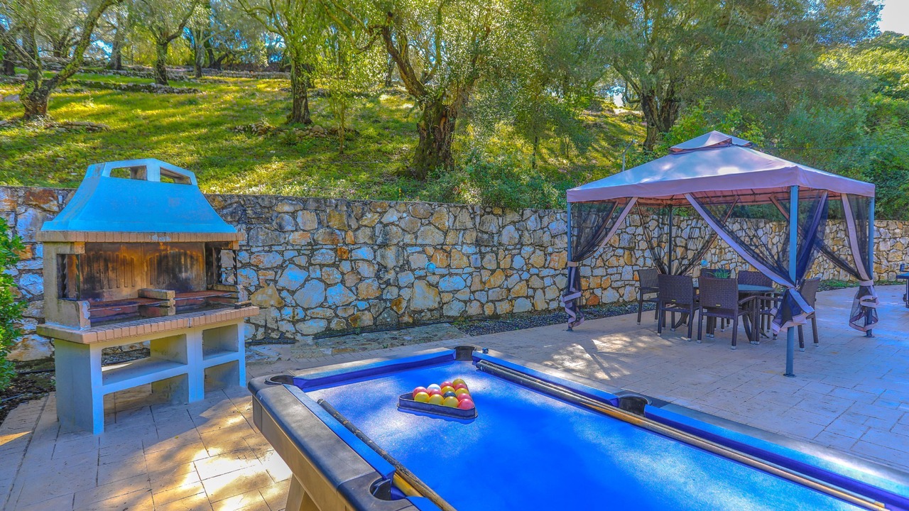 Photo of Outdoor in Petaleia