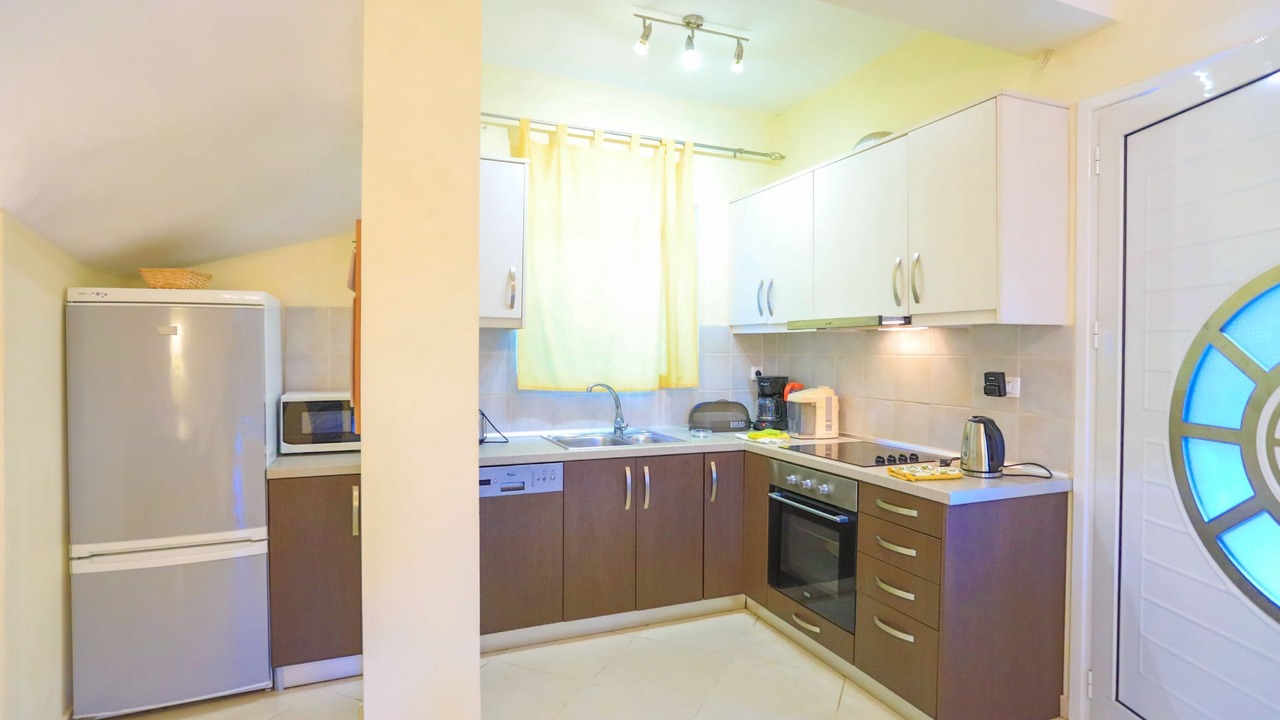 Photo of Kitchen in Petaleia