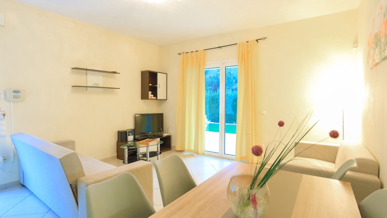 Photo of Livingroom in Petaleia