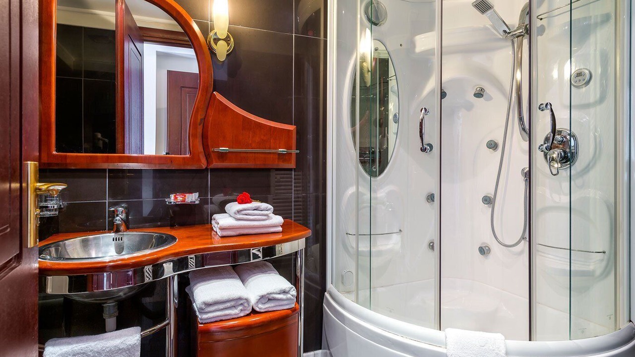 Photo of Bathroom in Platanias Town
