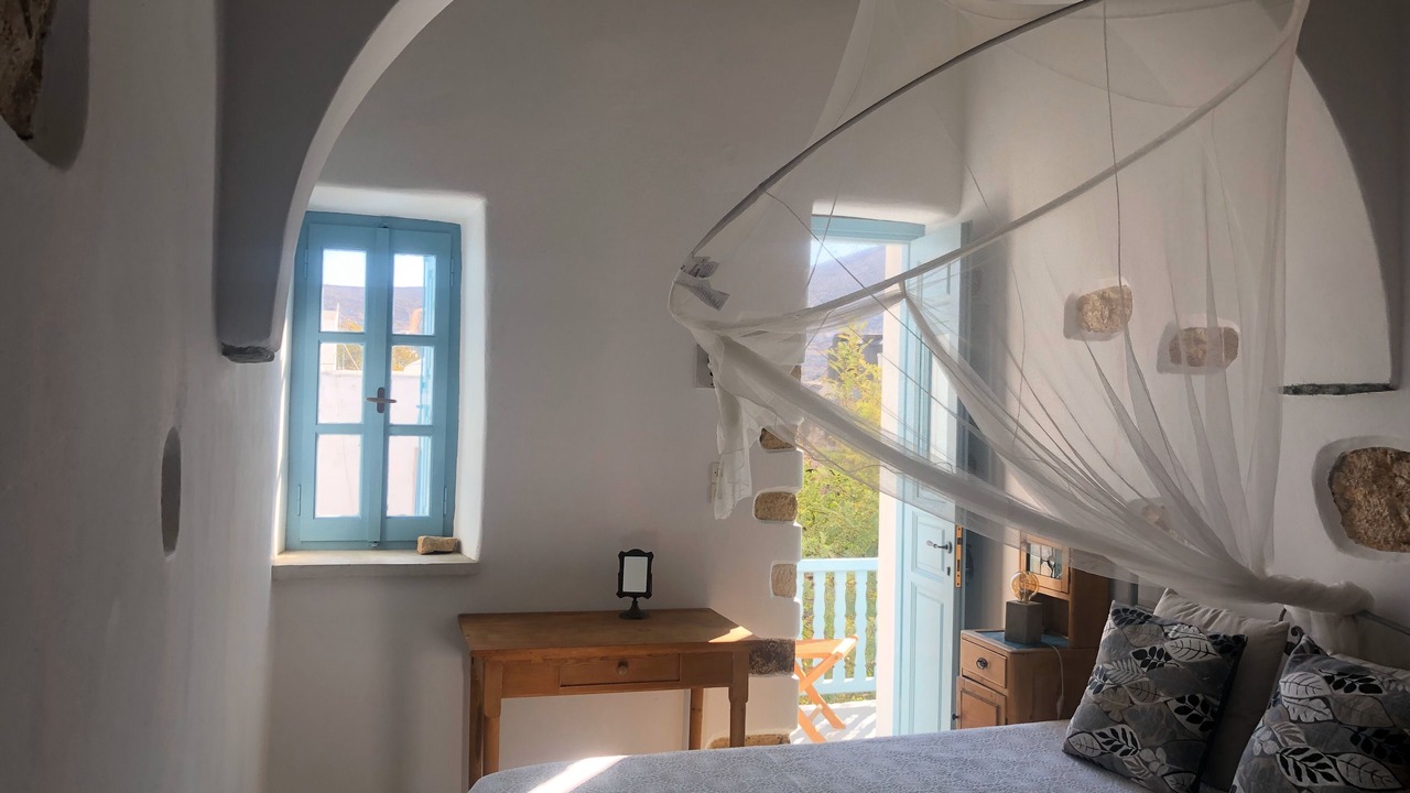 Photo of Bedroom in Folegandros Town