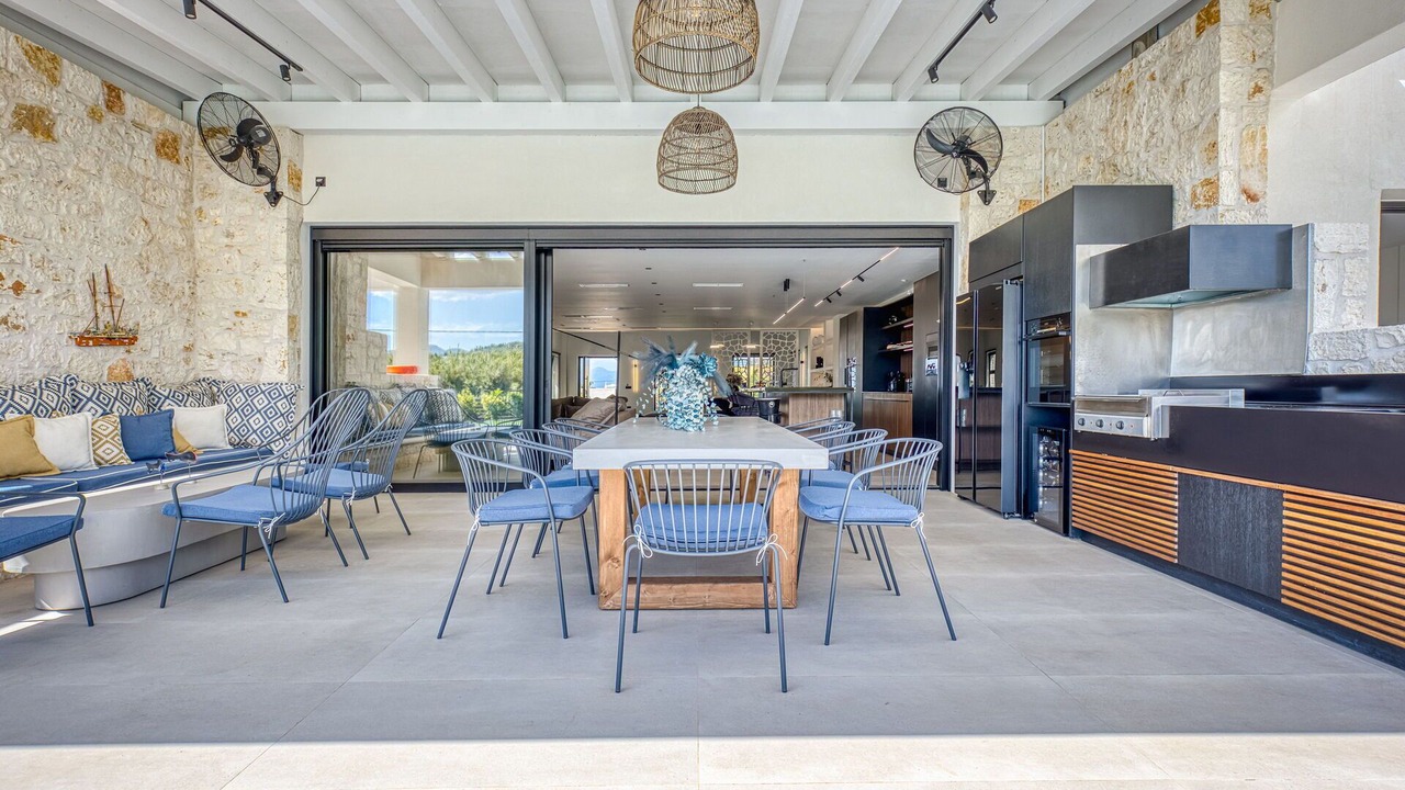 Photo of Patio Balcony in Almiros Beach