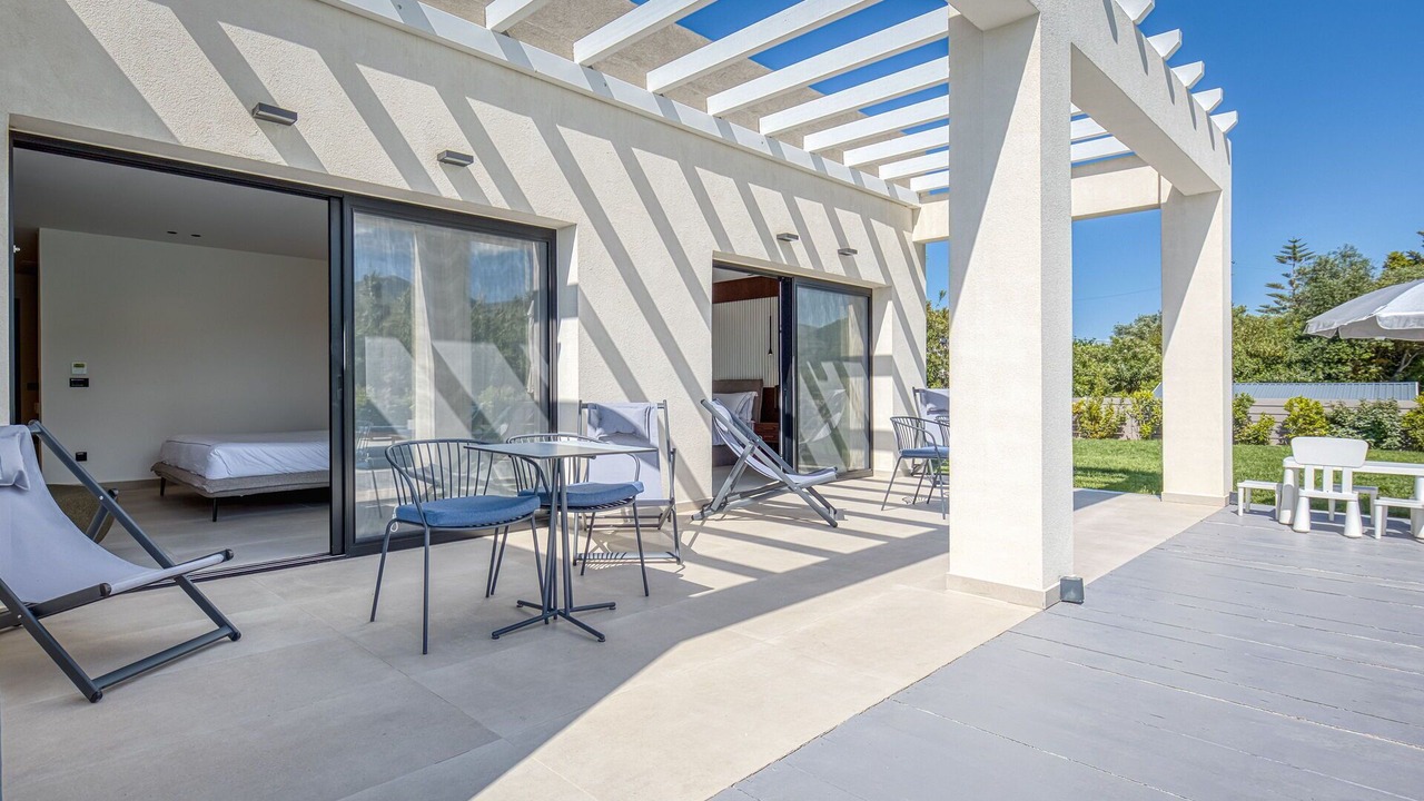 Photo of Patio Balcony in Almiros Beach