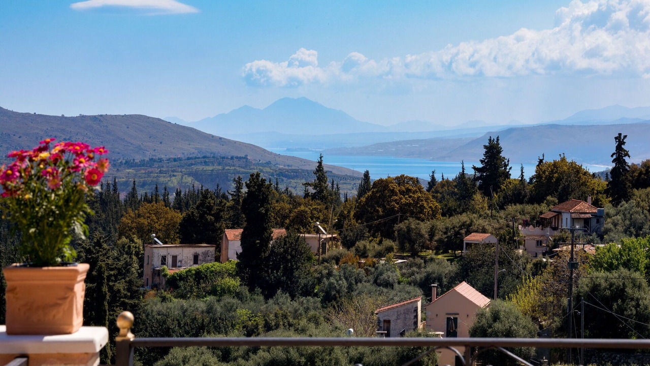 Photo of Patio Balcony in Tzitzifes