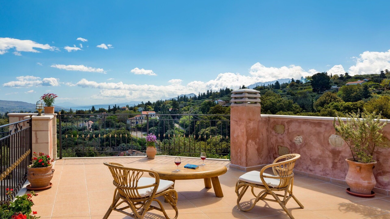 Photo of Patio Balcony in Tzitzifes