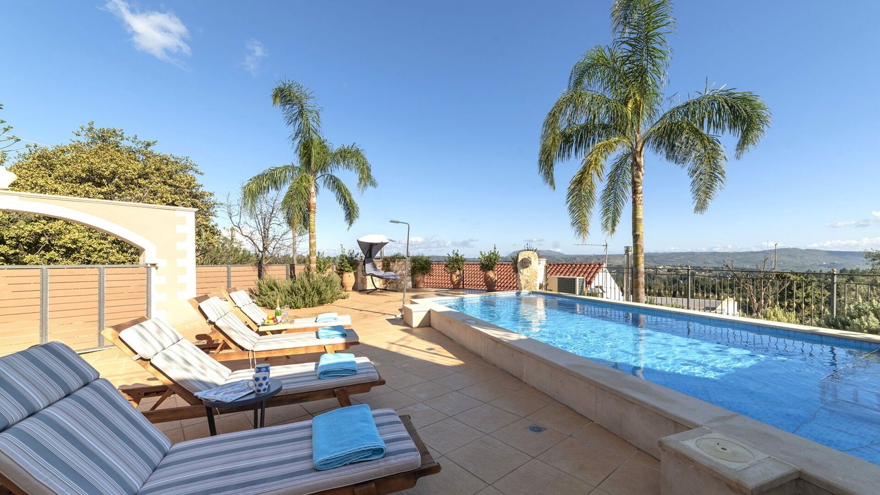 Photo of Outdoor in Tzitzifes