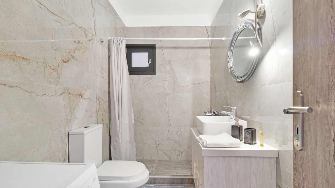 Photo of Bathroom in Frinion