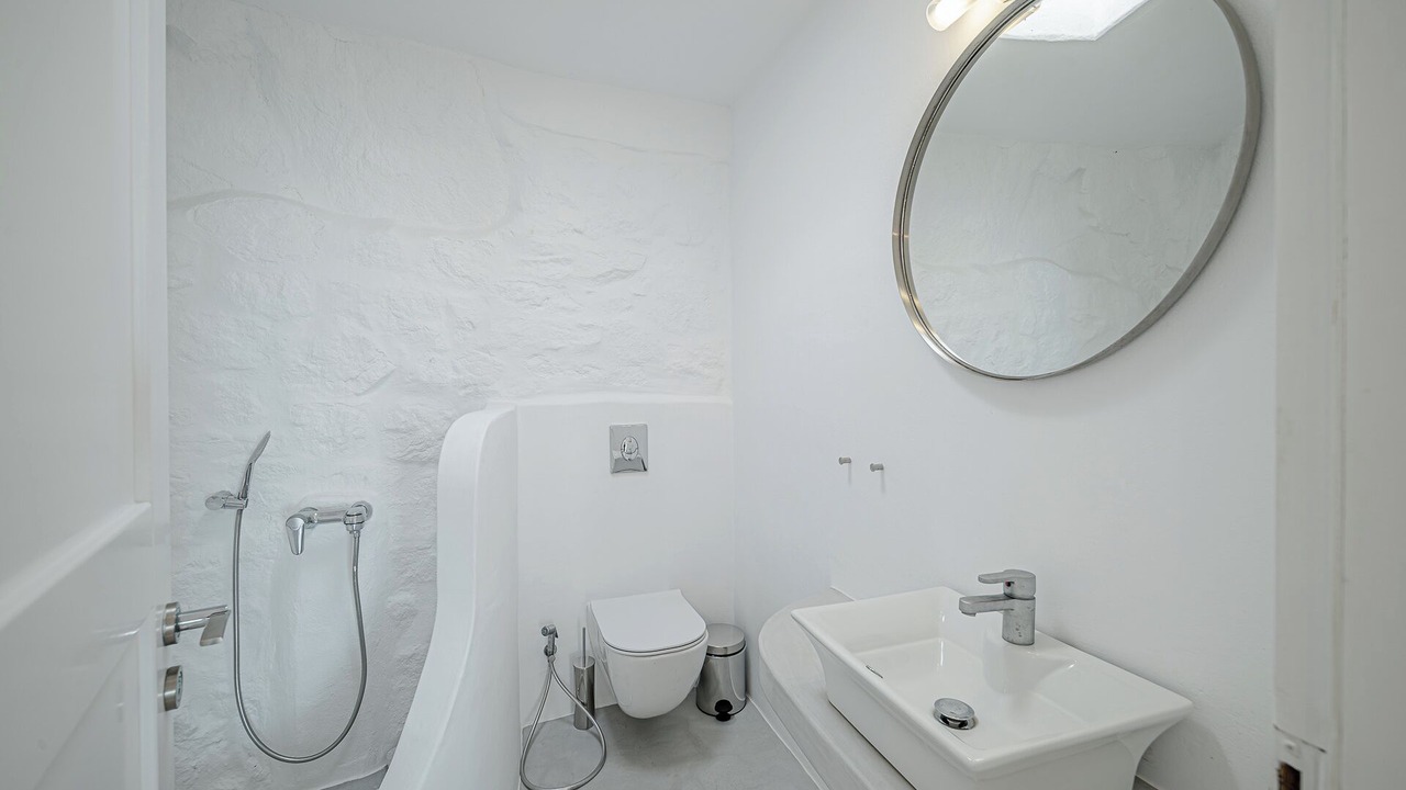 Photo of Bathroom in Agios Ioannis