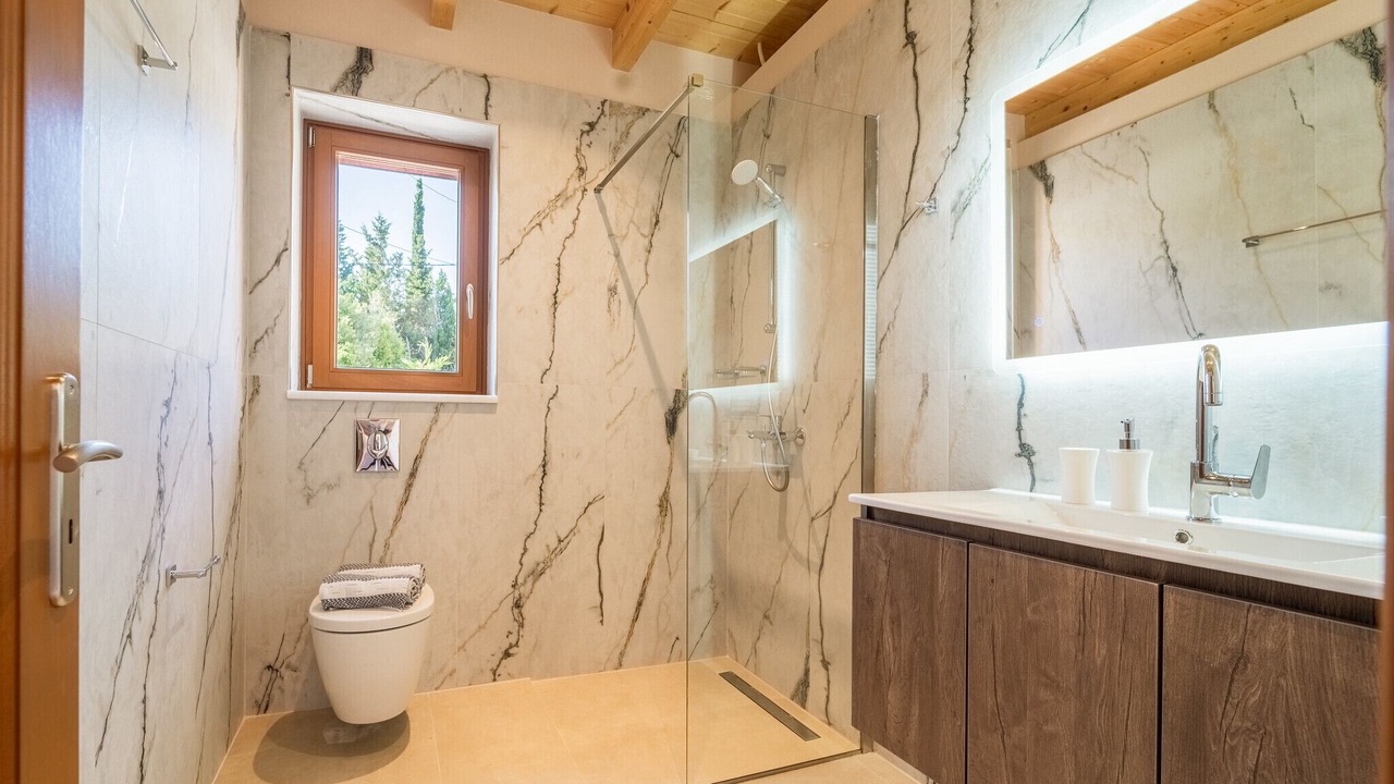 Photo of Bathroom in Tzamarelata