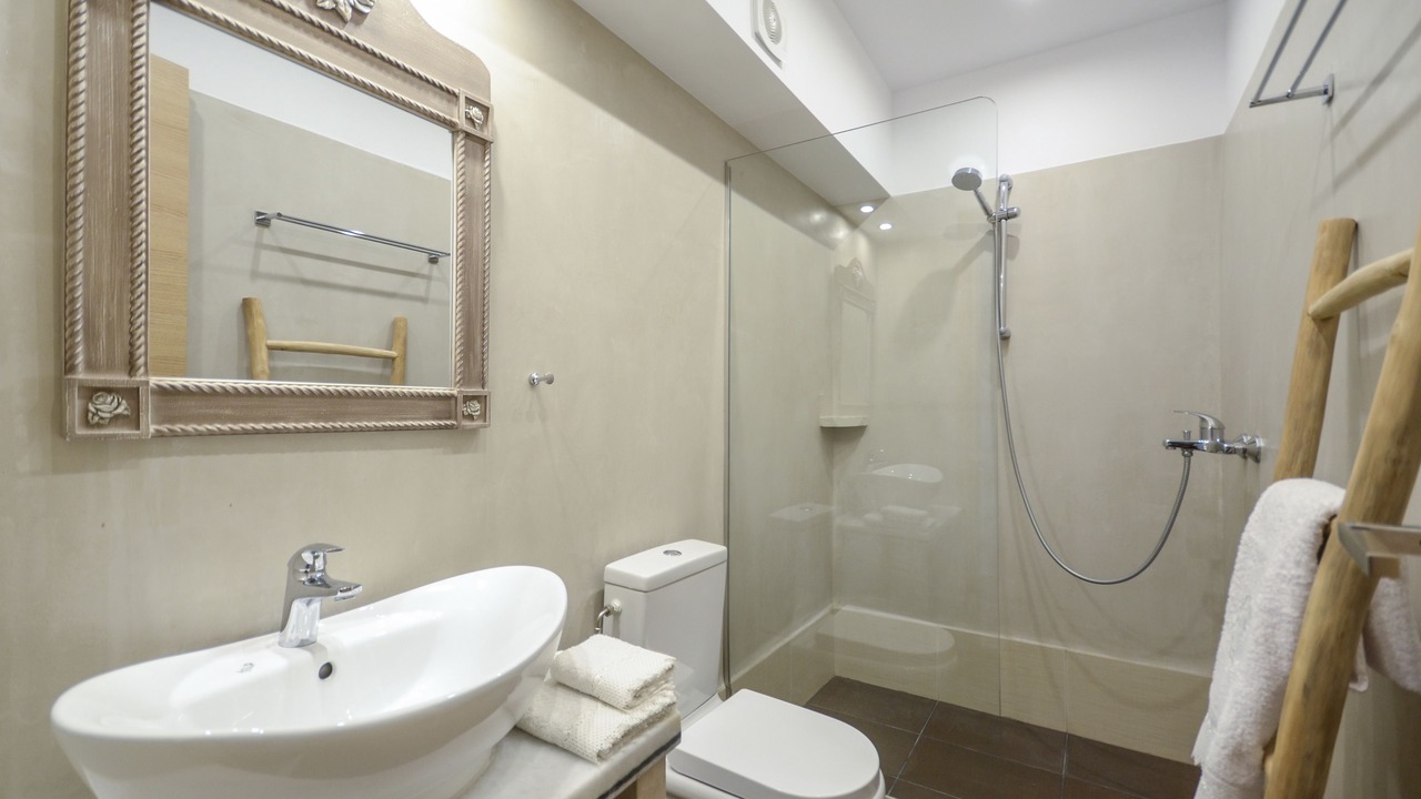 Photo of Bathroom in Glinado