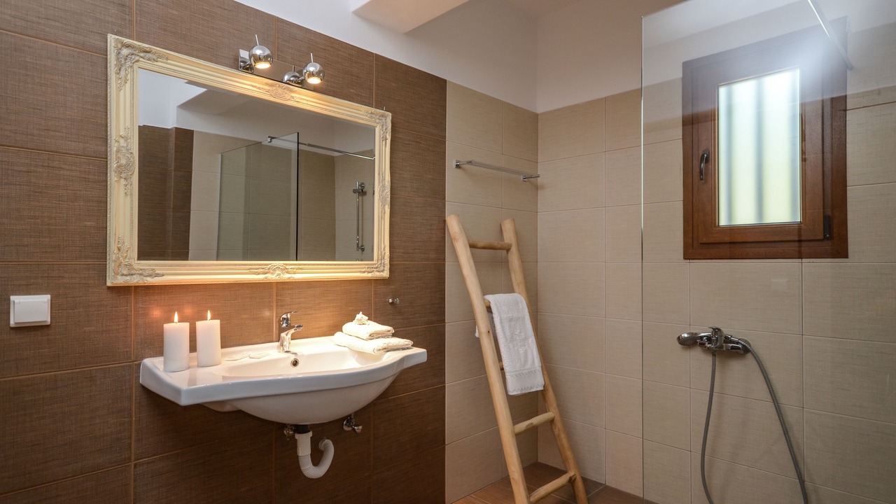 Photo of Bathroom in Glinado