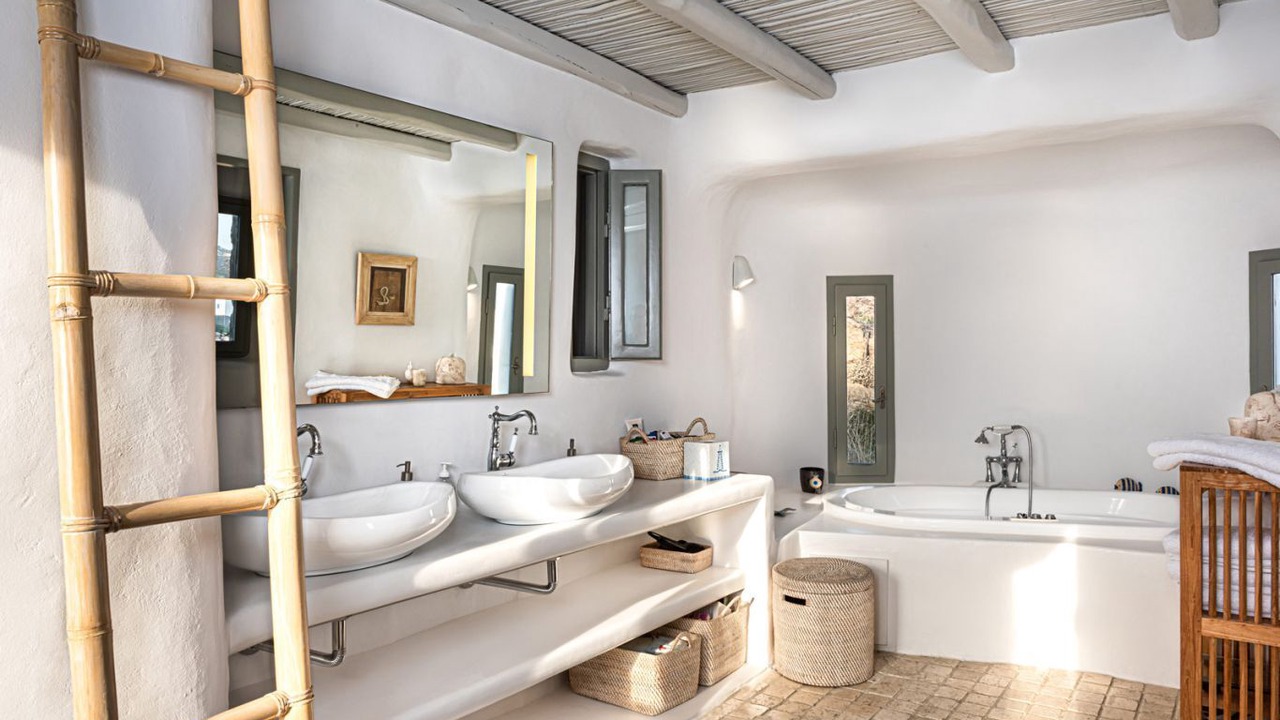 Photo of Bathroom in Tourlos