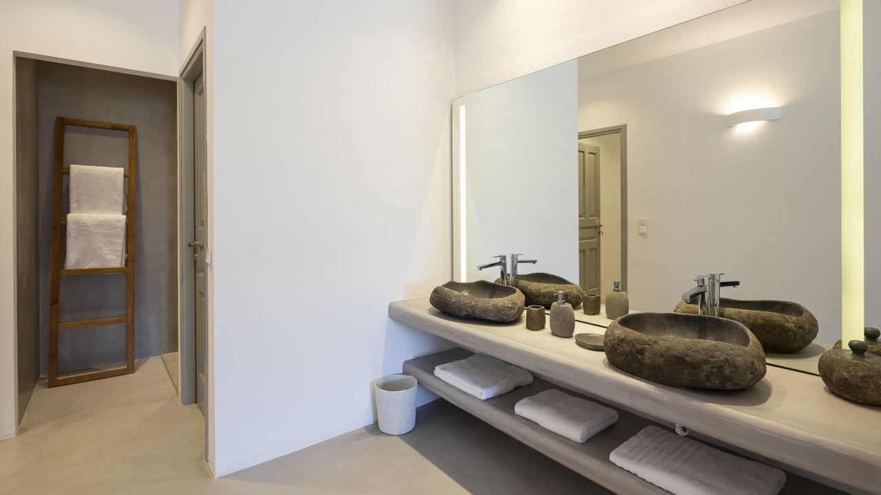 Photo of Bathroom in Tourlos