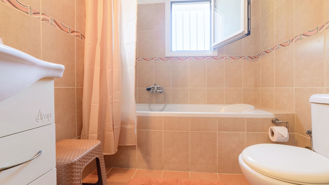 Photo of Bathroom in Parelia