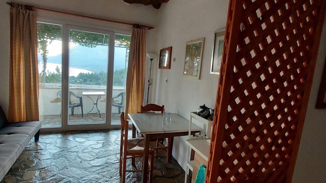 Photo of Livingroom in Ormos Koumeikon