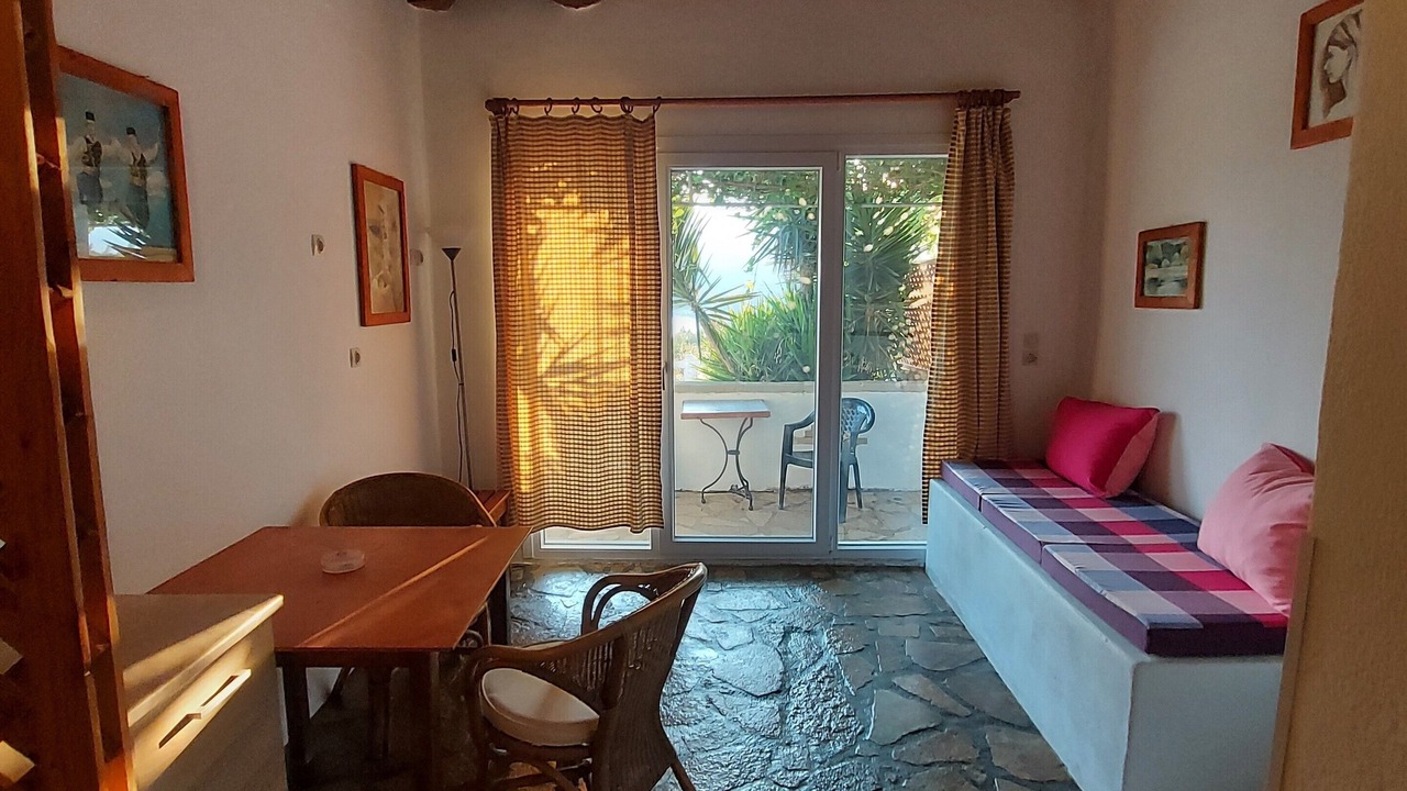 Photo of Livingroom in Ormos Koumeikon