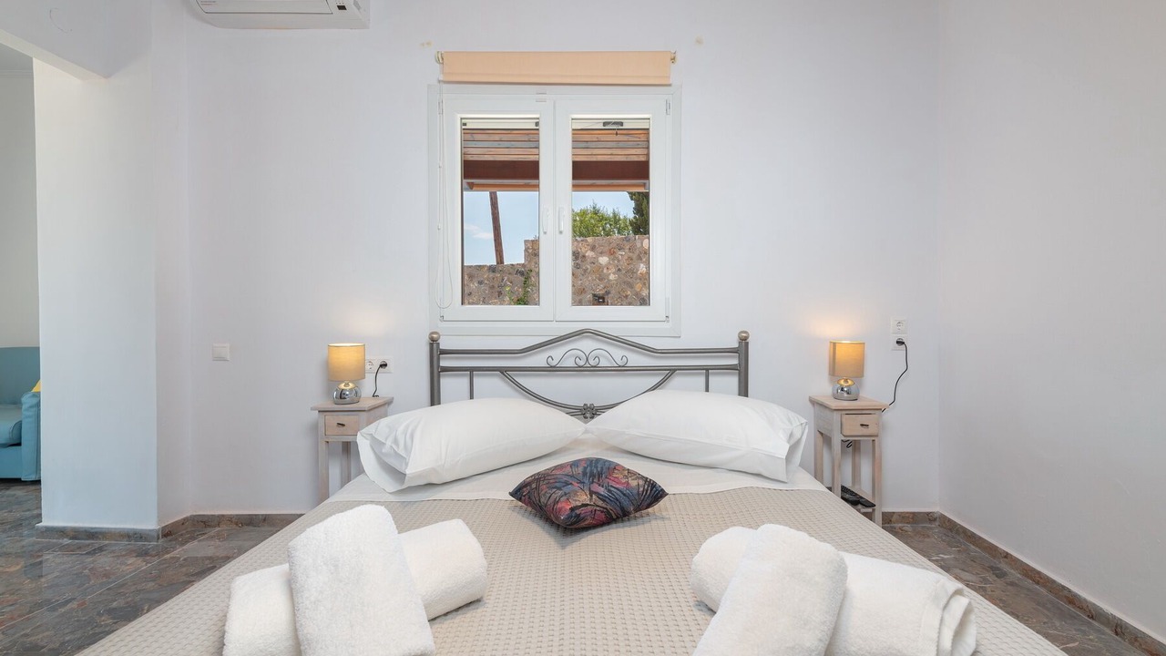 Photo of Bedroom in Ipsos