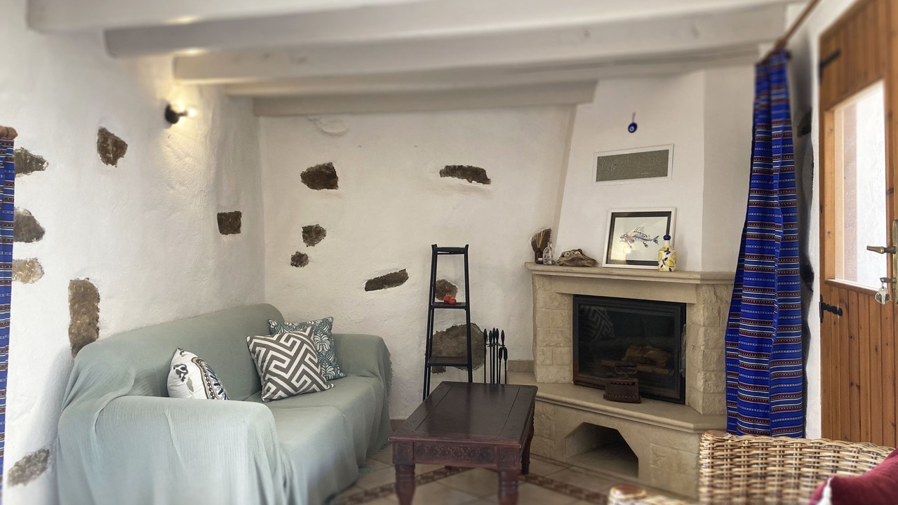 Photo of Livingroom in Pefki