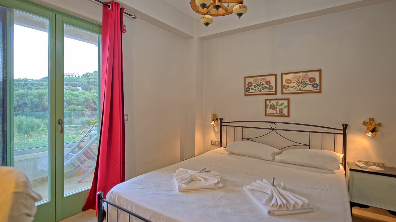 Photo of Bedroom in Almiros Beach