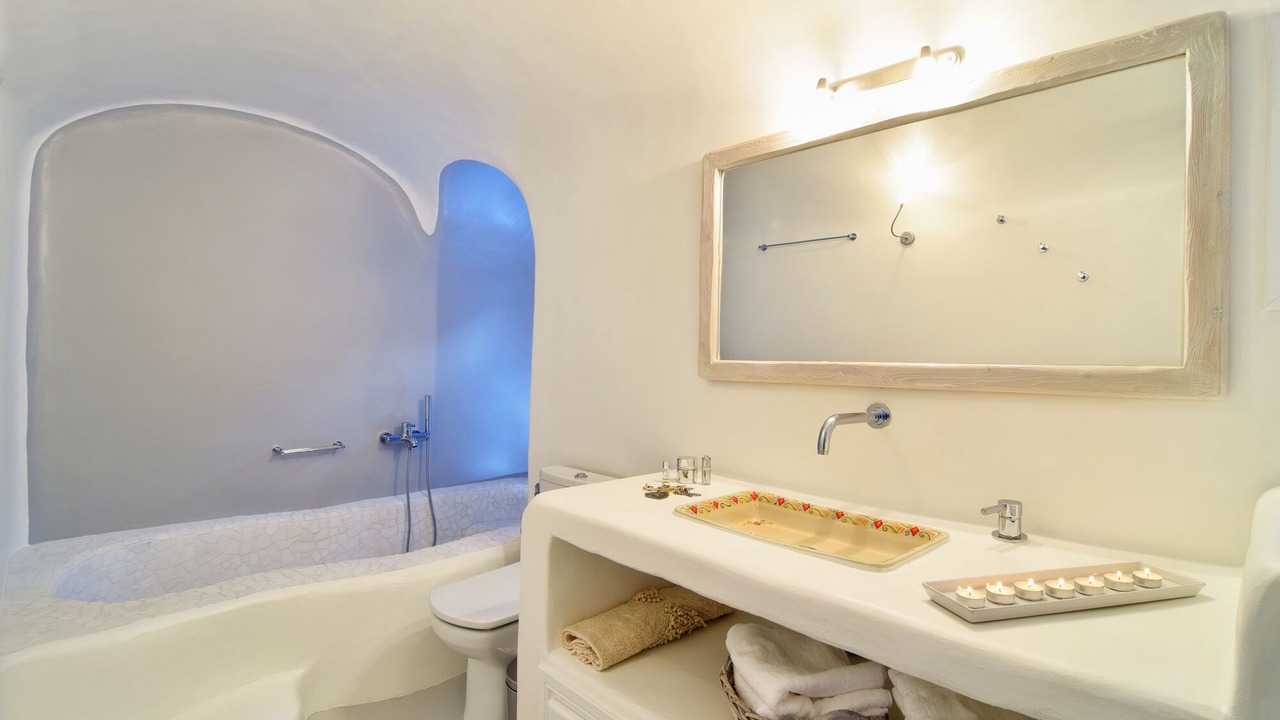 Photo of Bathroom in Psarou