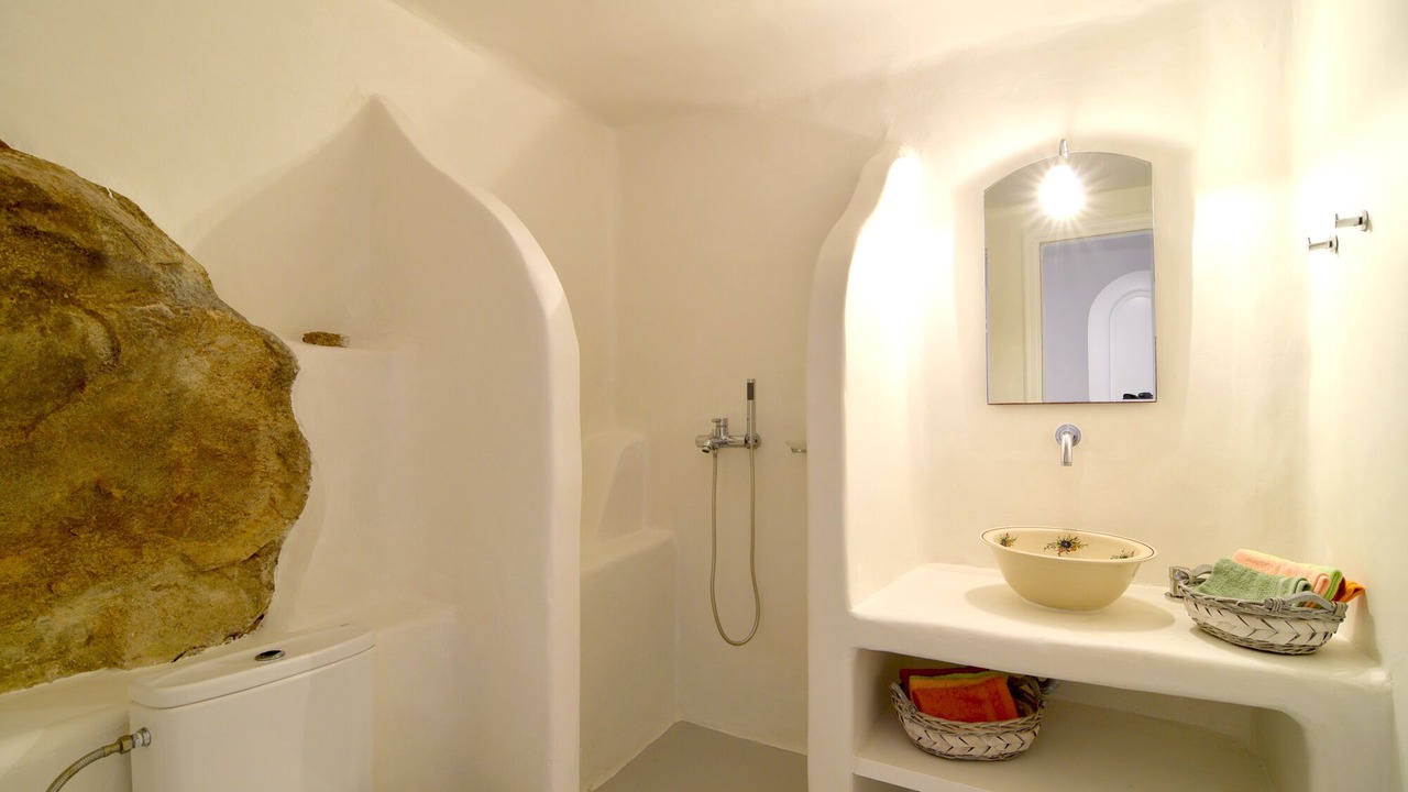 Photo of Bathroom in Psarou
