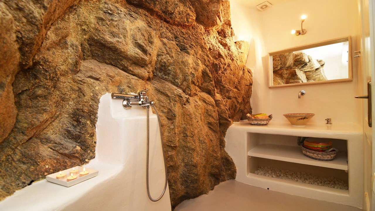 Photo of Bathroom in Psarou