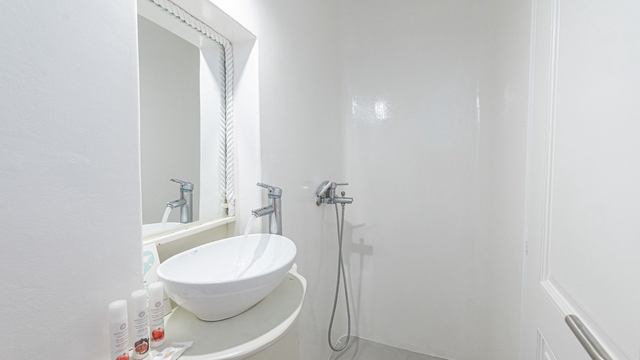 Photo of Bathroom in Psarou