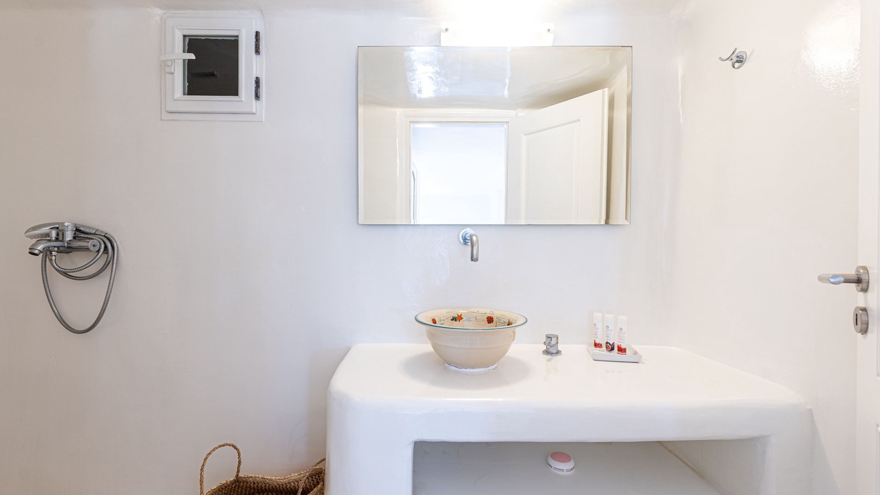 Photo of Bathroom in Psarou