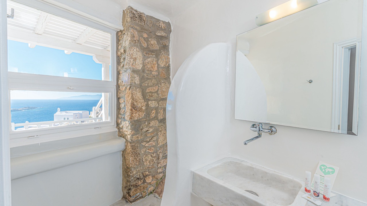 Photo of Bathroom in Psarou