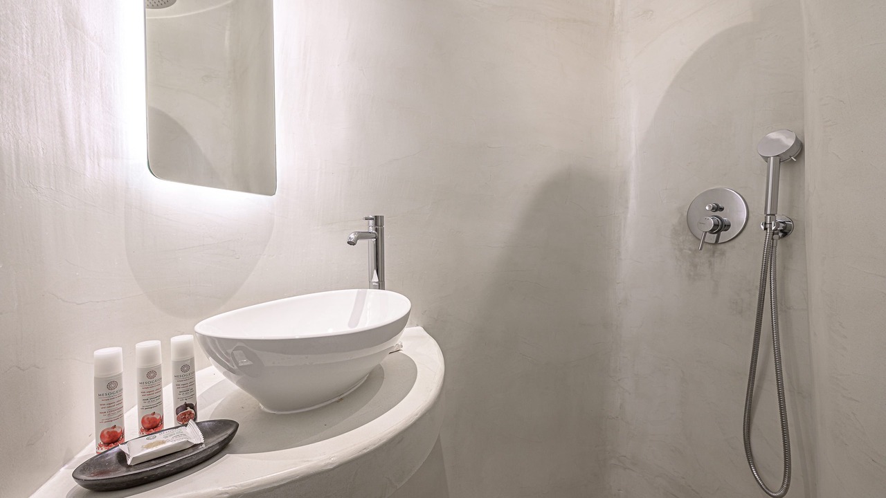 Photo of Bathroom in Psarou