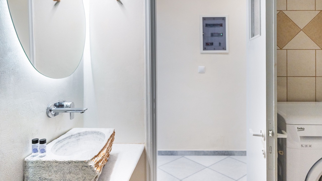 Photo of Bathroom in Glinado
