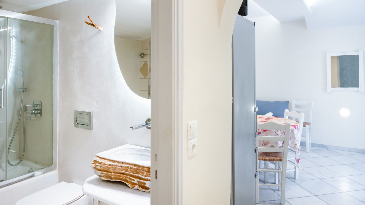 Photo of Bathroom in Glinado