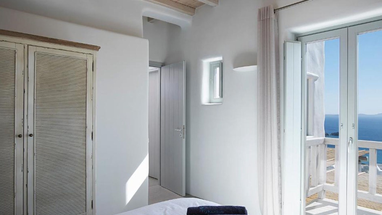 Photo of Bedroom in Houlakia