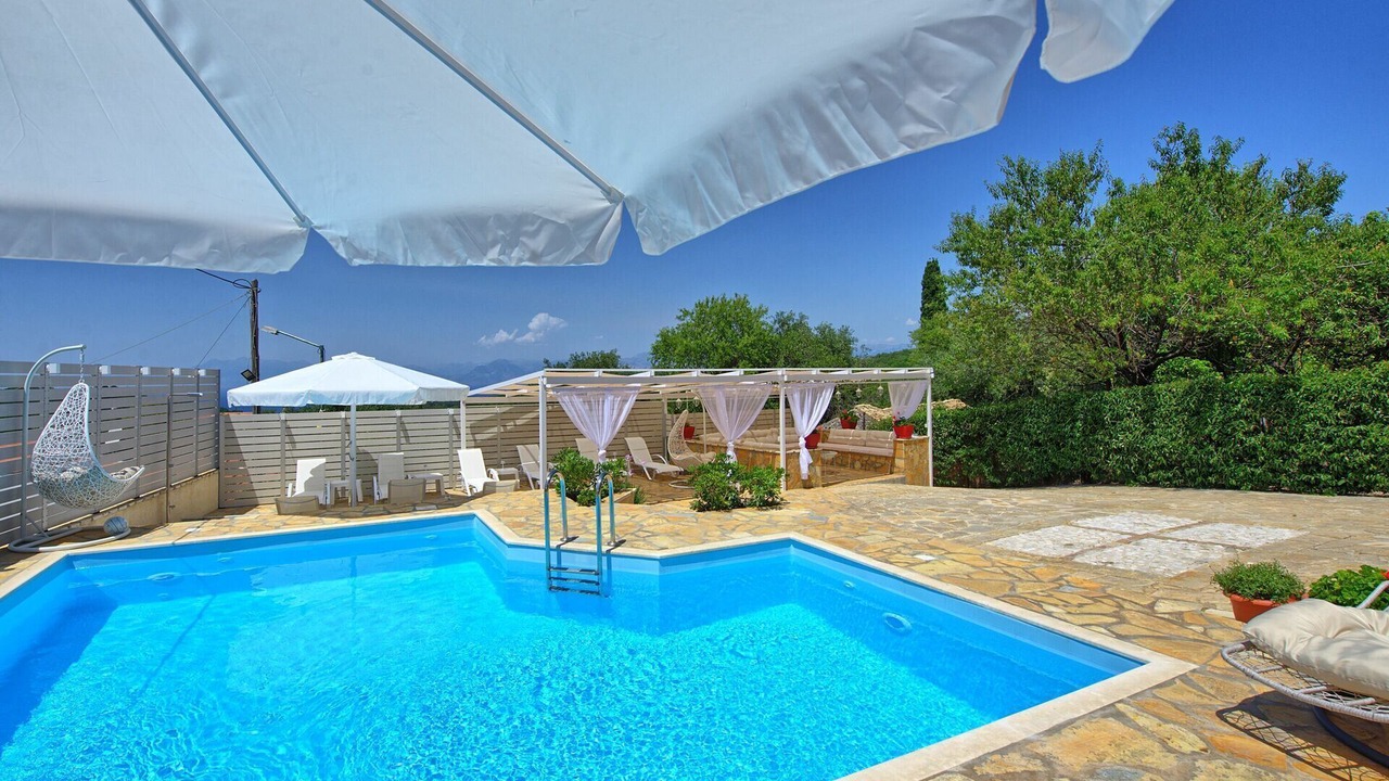 Photo of Outdoor in Peroulion