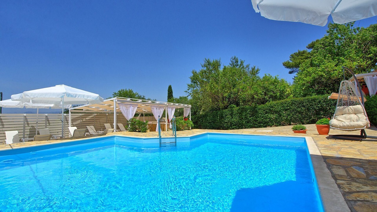 Photo of Outdoor in Peroulion