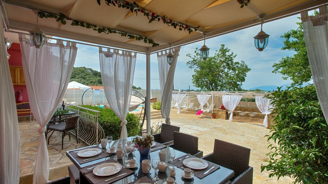 Photo of Outdoor in Peroulion