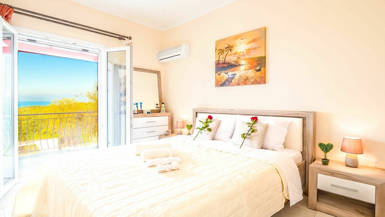Photo of Bedroom in Peroulion