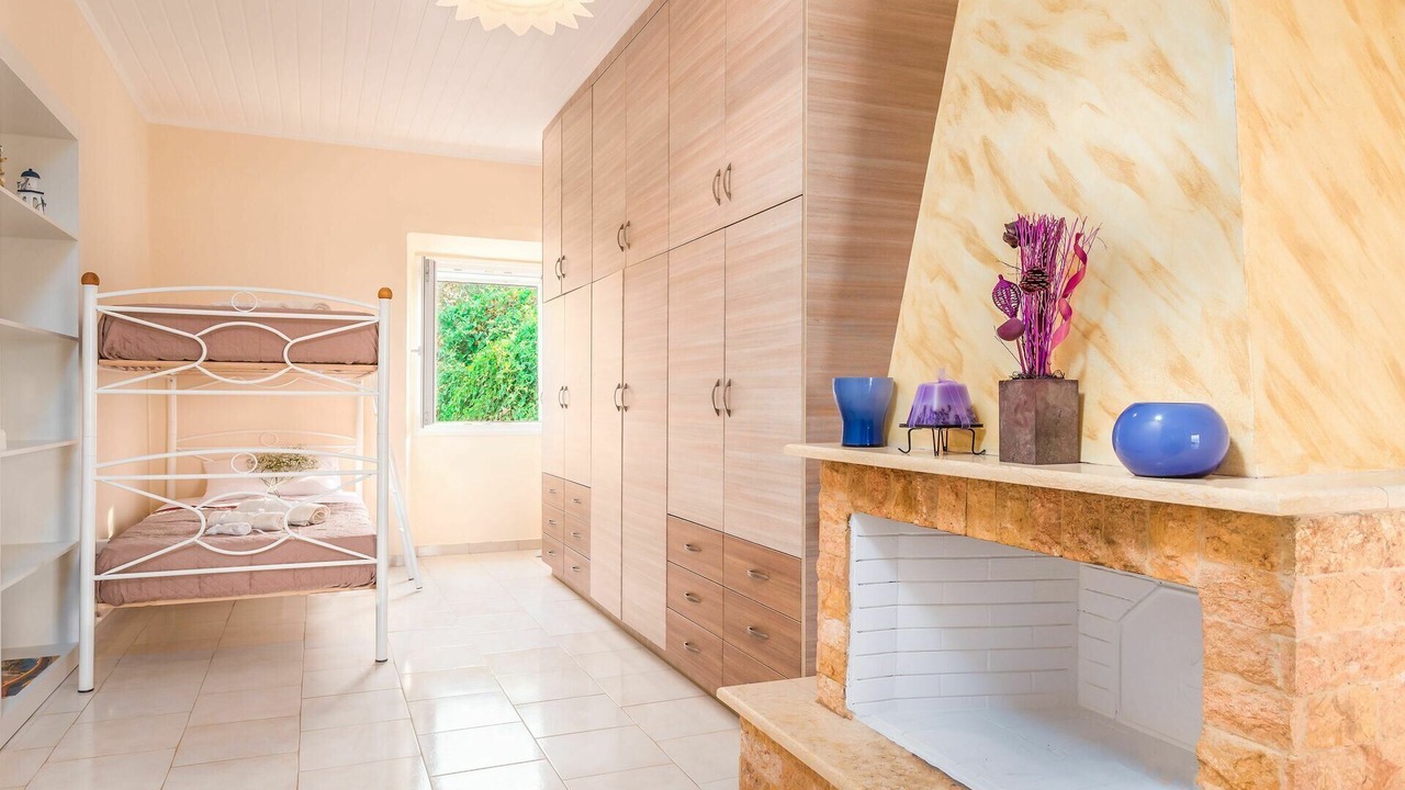 Photo of Bedroom in Peroulion