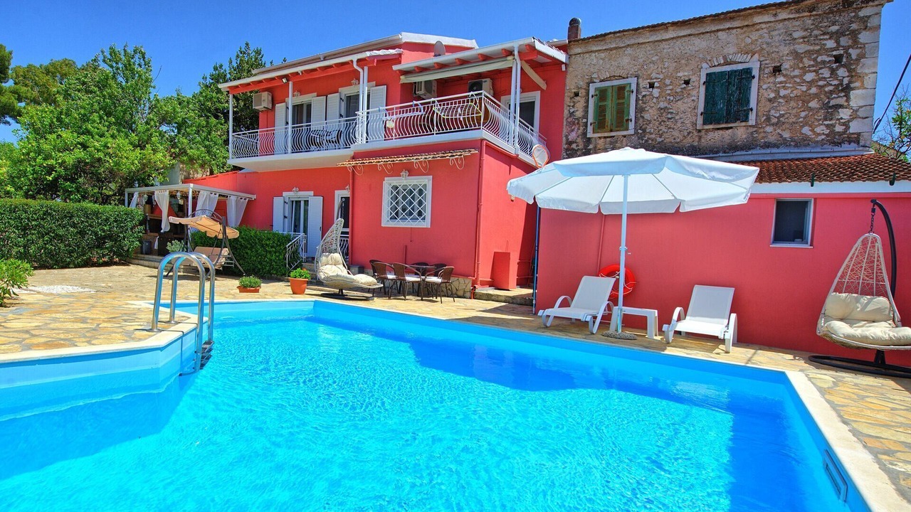 Photo of Outdoor in Peroulion