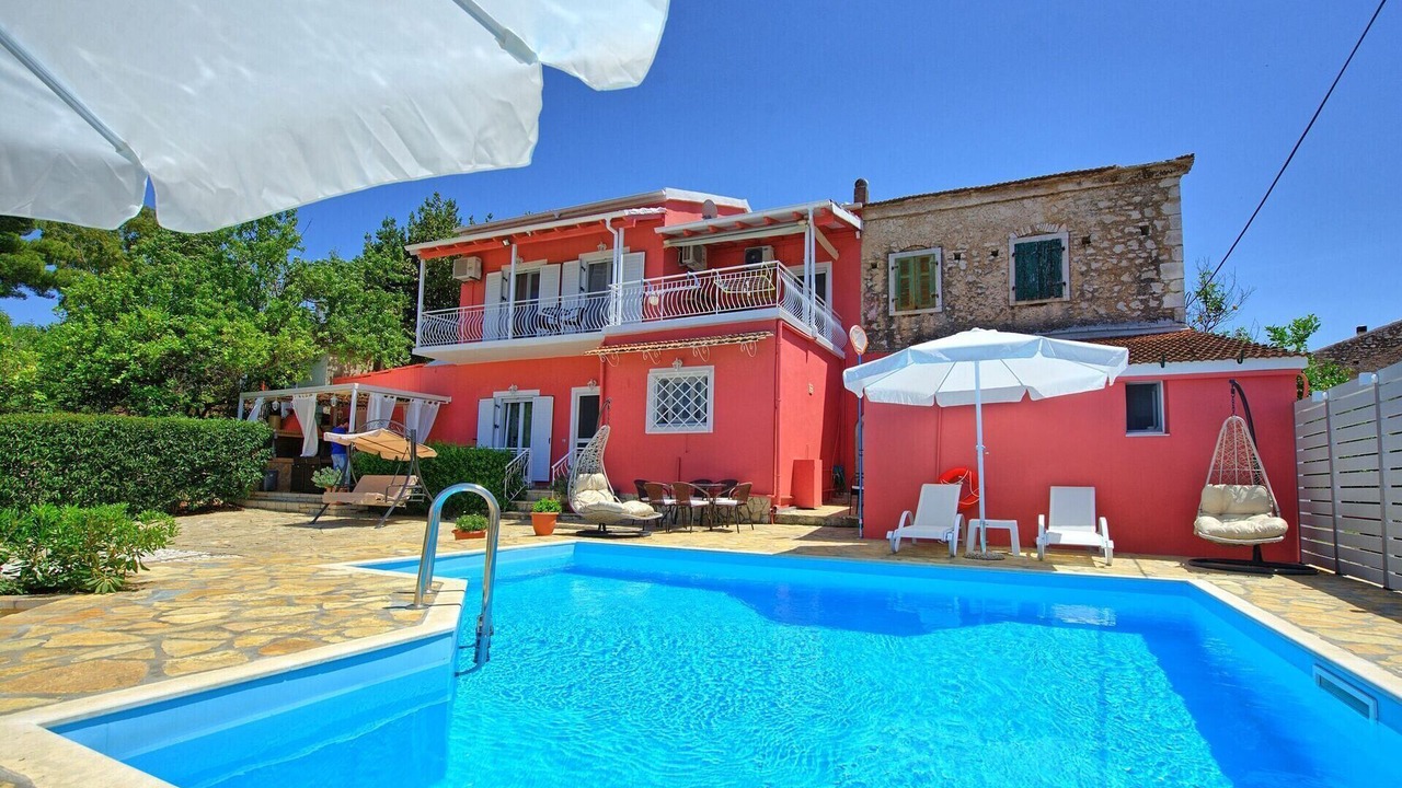Photo of Outdoor in Peroulion